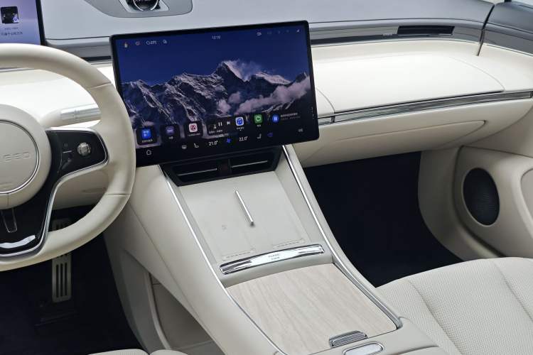 Used Hima Luxeed S7 2025 785 km Ultra