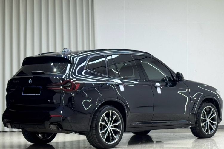 Used BMW X3 2023 xDrive30i Leading Model M Night Edition Package Exterior 4