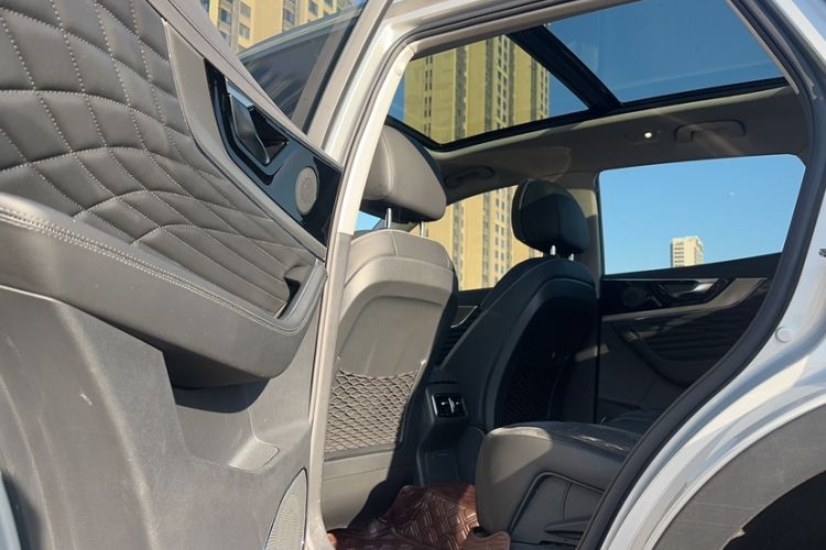 Used Hongqi HS5 2022 Revised Version 2.0T Smart Connect Flagship Edition
