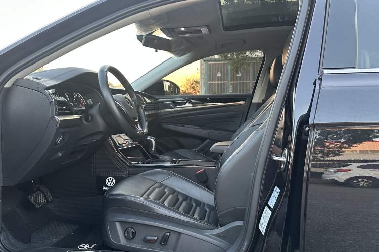 Used Volkswagen Passat 2020 Facelift 330TSI Elite Edition China VI Standard