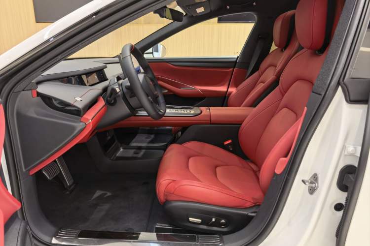 Used Xiaomi Auto SU7 2024 Rear-Drive Ultra-Long Range Advanced Pro-Level Intelligent Driving Version Interior 2