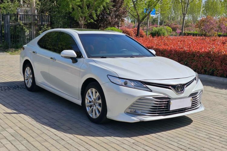 Used Toyota Camry 2019 Revised Version 2.0G Luxury Edition Exterior 8