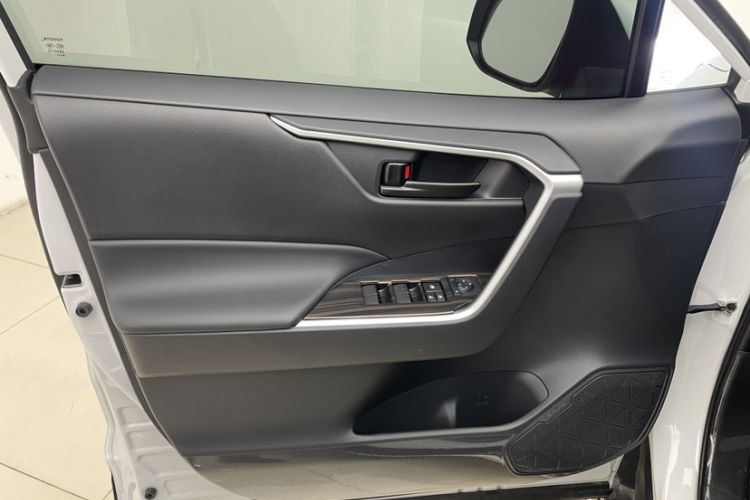 Used Toyota RAV4 2024 2.0L CVT Two-Wheel Drive Urban Edition
