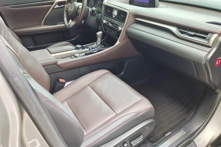 Used Lexus RX 2016 450h Four-Wheel Drive Elegant Edition Interior 9