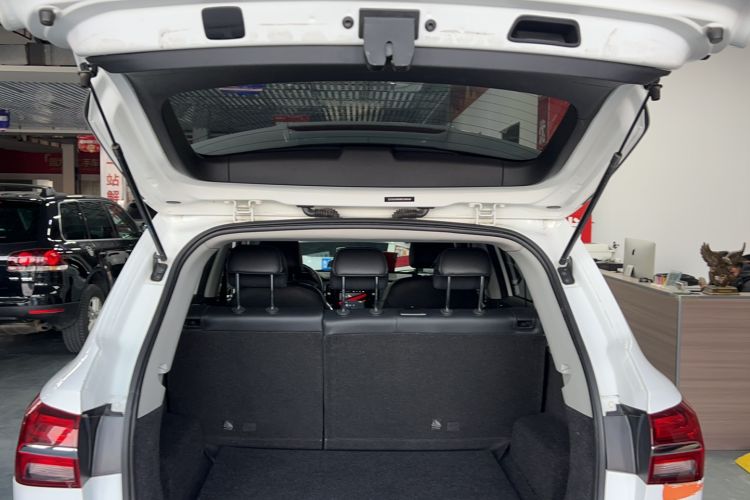 Used Roewe RX5 2016 20T Two-Wheel Drive Automatic Internet Smart Edition
