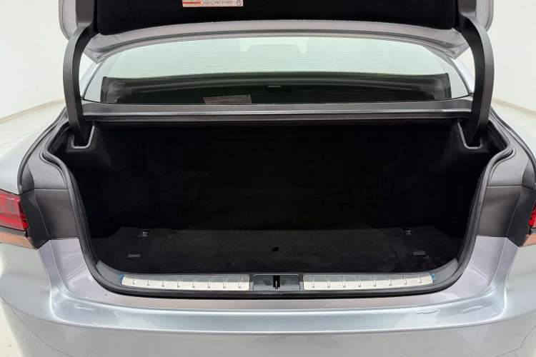 Used Lexus LS 2021 500h Executive Edition Trunk