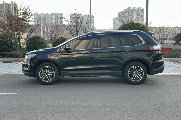 Used Ford Edge 2015 2.0T GTDi Two-Wheel-Drive Platinum Edition
