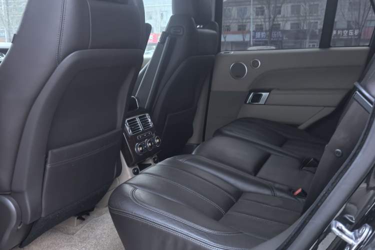 Used Land Rover Range 2015 3.0 SC V6 Vogue Interior 2