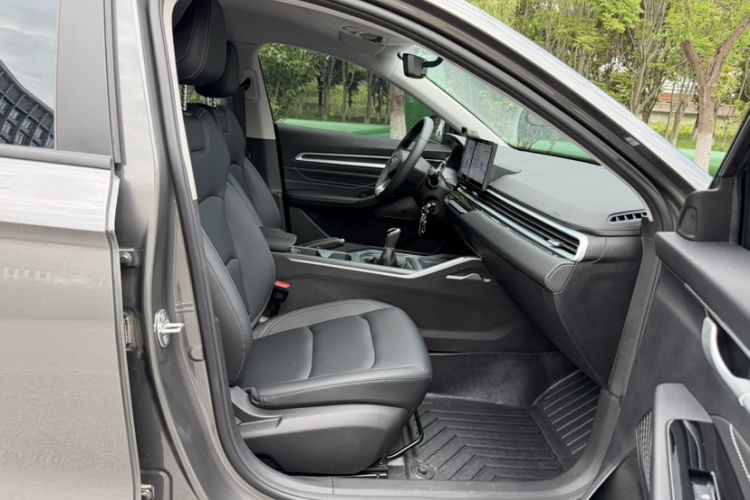 Used Geely Auto Emgrand 2025 4th Generation 1.5L Manual – Dragon Edition