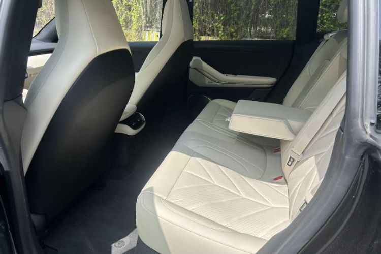 Used Nio ET5T 2025 75 kWh Touring Interior 8