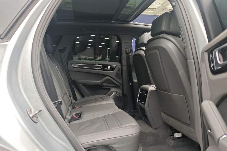 Used Porsche Cayenne 2019 Cayenne 3.0T Interior 4