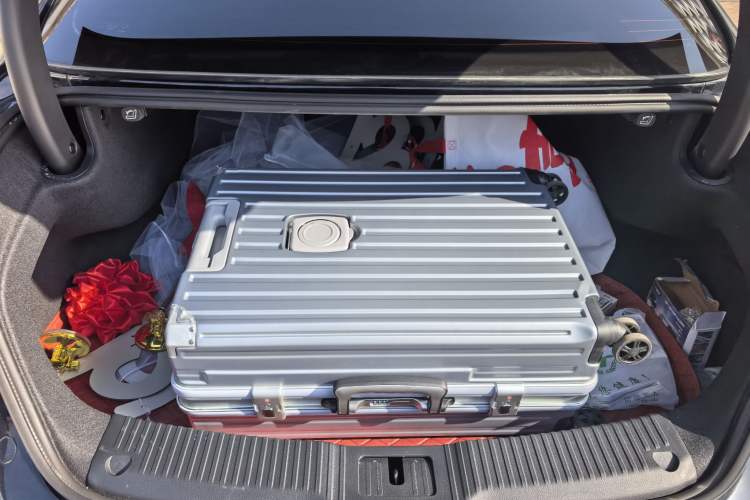 Used Hongqi H5 2025 1.5T DCT Qiyun 500 000th Unit Commemorative Edition
