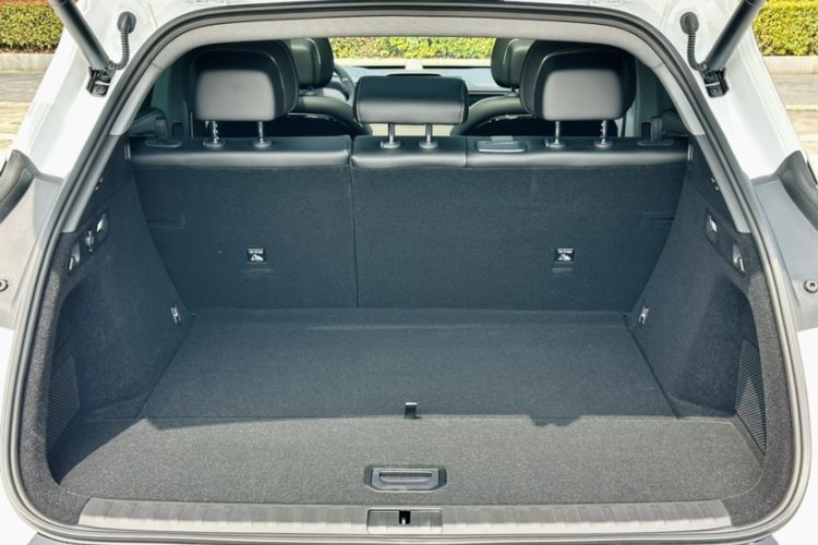 Used Zeekr 7X 2025 100 kWh Long-Range Rear-Wheel Drive with Intelligent Driving Features
