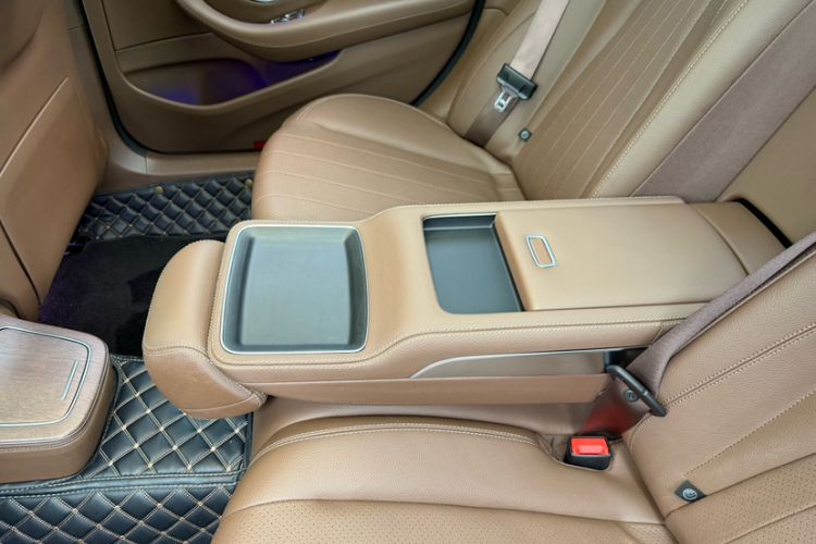 Used Mercedes-Benz E-Class 2023 Updated E 300 L Fashion Edition
