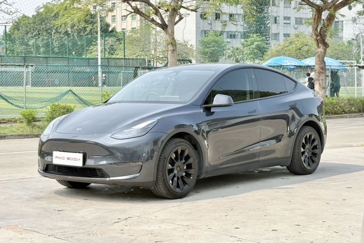Used Tesla Model Y 2024 Long-Range All-Wheel-Drive Version