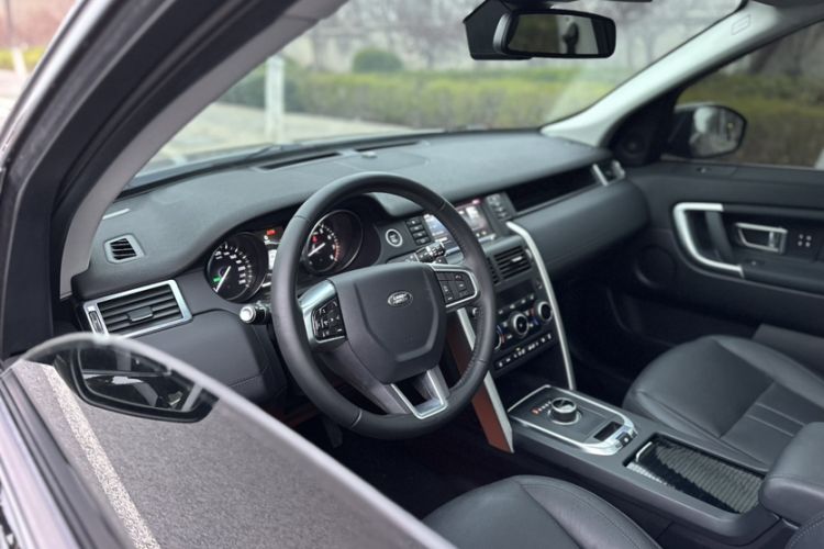 Used Land Rover Discovery Sport 2018 240 PS HSE Version
