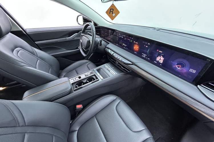 Used Lincoln Z 2022 iXiang Luxury Edition Interior 7