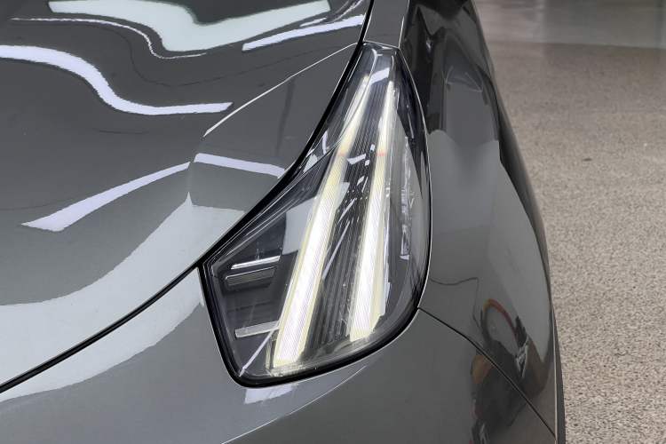 Used Lynk & Co 05 2020 2.0TD Four-Wheel Drive HypeHalo Exterior 7