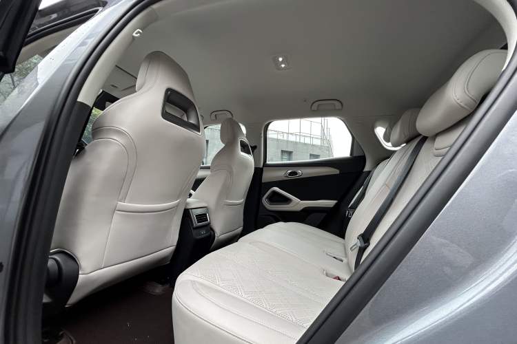 Used BYD Yuan UP 2025 Intelligent Driving Version 401 KM Dynamic Edition