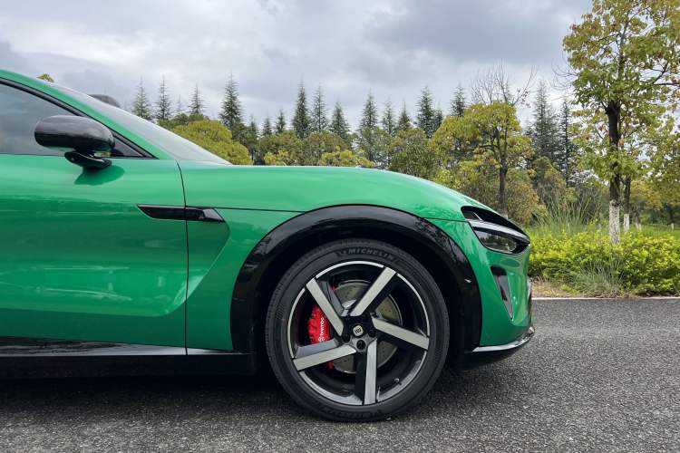 Used Xiaomi Auto YU7 2025 Ultra-Long Range High-Performance All-Wheel-Drive Max Edition
