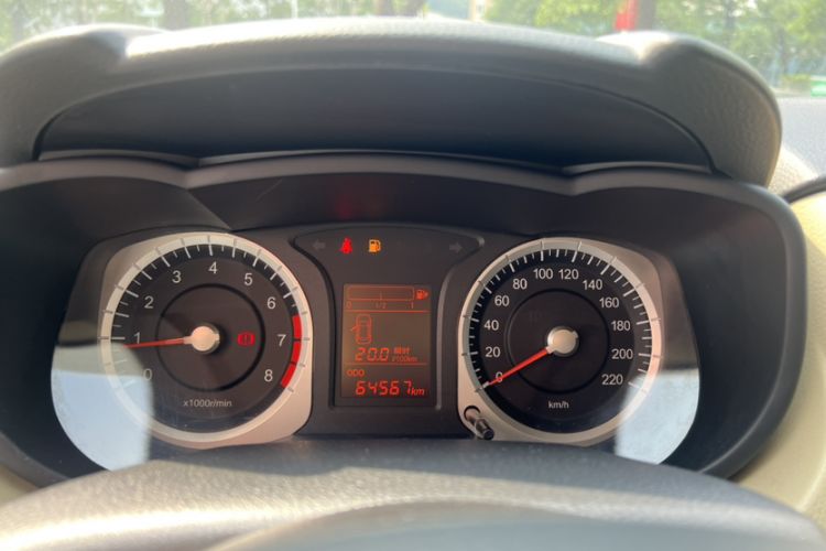 Used Venucia R50 2014 1.6L Manual Splendid Edition
