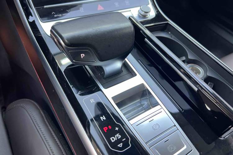 Used Audi A8 2019 Plus A8L 50 TFSI quattro Comfort Model Interior 4