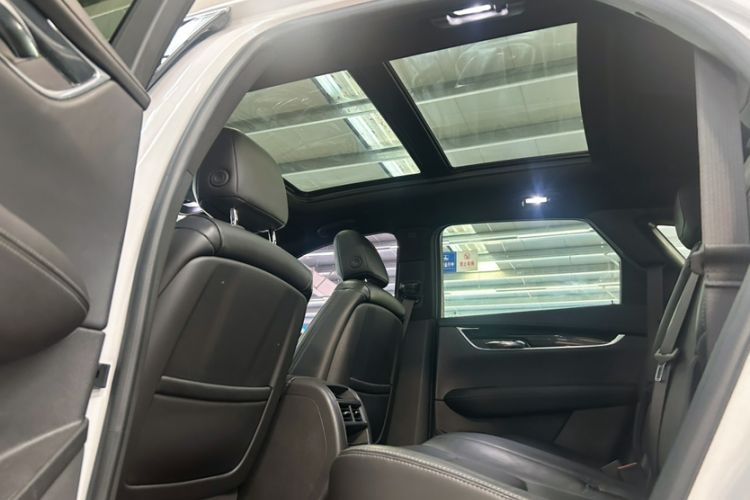 Used Cadillac XT5 2020 28T Four-Wheel Drive Luxury Version Headliner