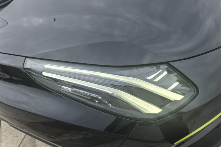 Used Lynk & Co 05 2022 2.0T Two-Wheel Drive Shine Halo Exterior 2