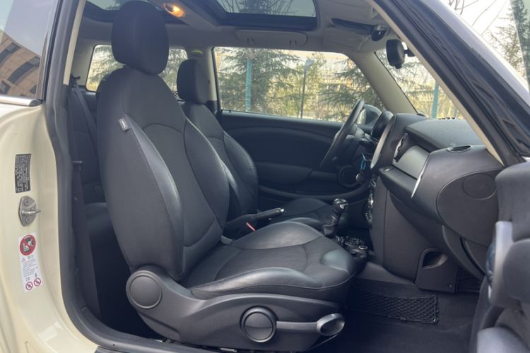 Used MINI MINI 2011 1.6L COOPER Fun