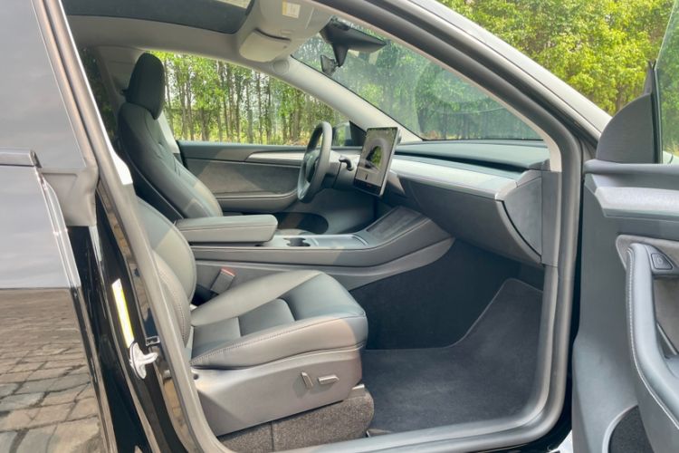 Used Tesla Model Y 2023 Rear-Wheel-Drive Version