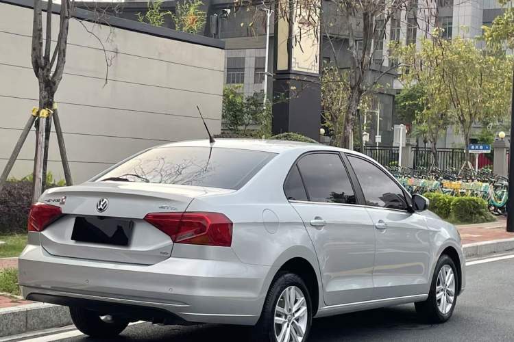 Used Volkswagen Jetta 2017 1.5L Automatic Comfort Model Exterior 6