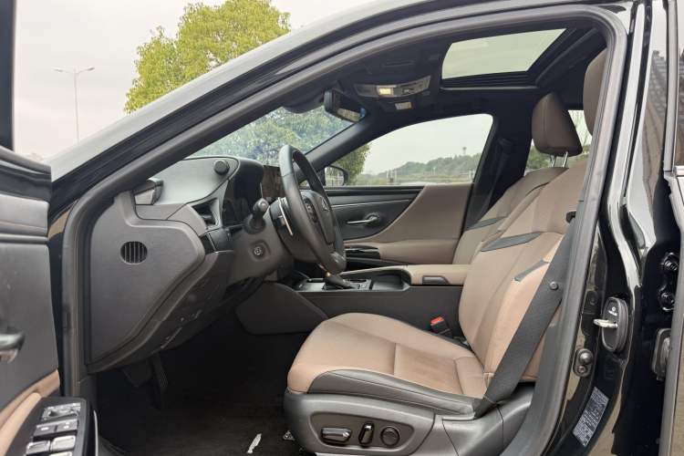 Used Lexus ES 2022 300h Excellence Edition