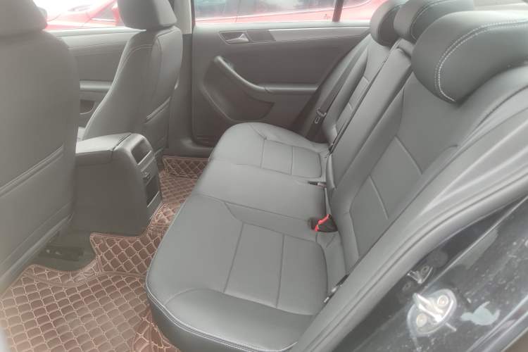 Used Volkswagen Sagitar 2012 1.6L Automatic Fashion Edition