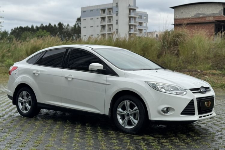 Used Ford Focus 2012 Sedan 1.6L Automatic Fashion Edition