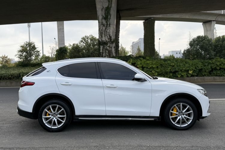 Used Alfa Romeo Stelvio 2017 2.0T 200HP Luxury Edition
