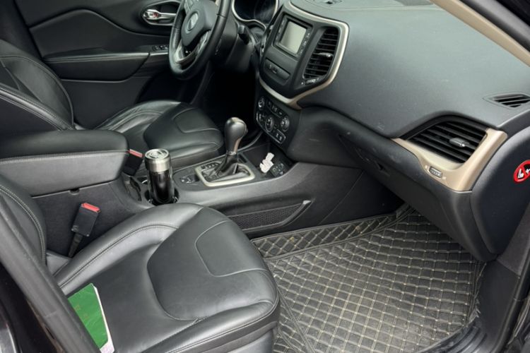 Used Jeep Cherokee 2016 2.4L Leading Edition