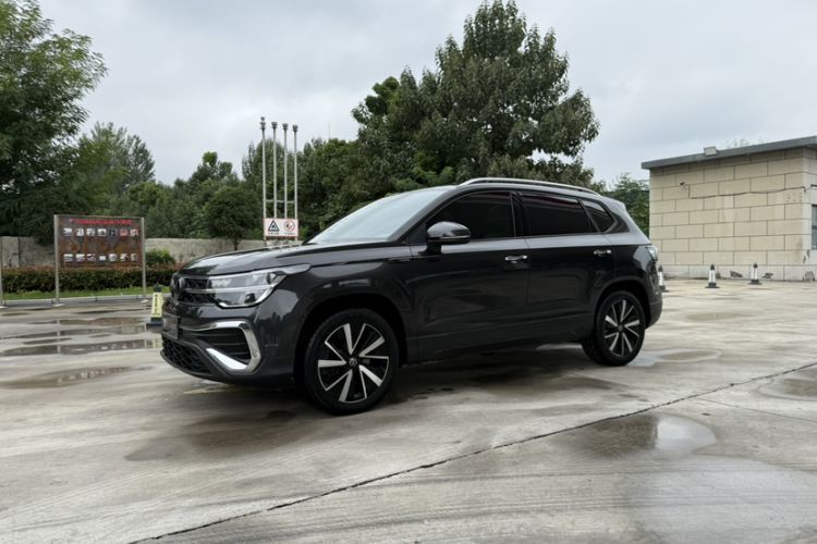 Used Volkswagen Tharu 2023 300TSI Two-Wheel-Drive Moonlight Edition