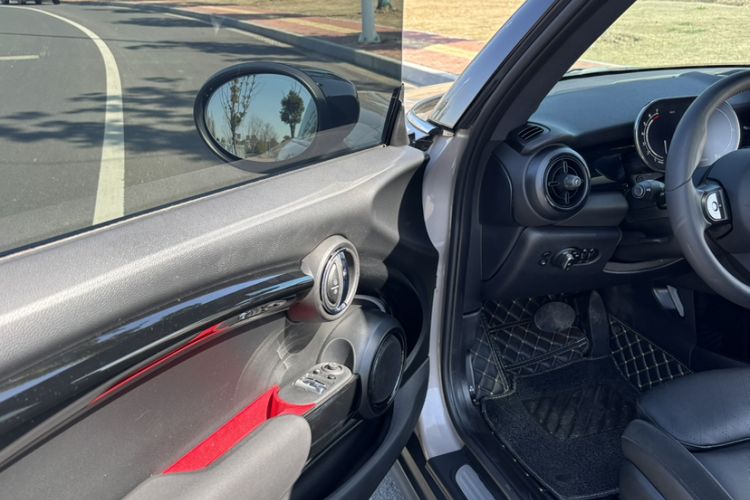 Used MINI MINI 2023 Updated 2.0T COOPER S Artist