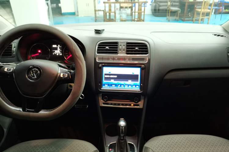 Used Volkswagen Polo 2016 1.6L Cross Polo Automatic Interior 1