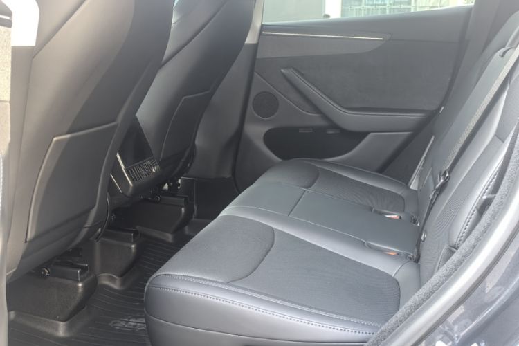 Used Tesla Model Y 2025 Long-Range All-Wheel Drive First Edition