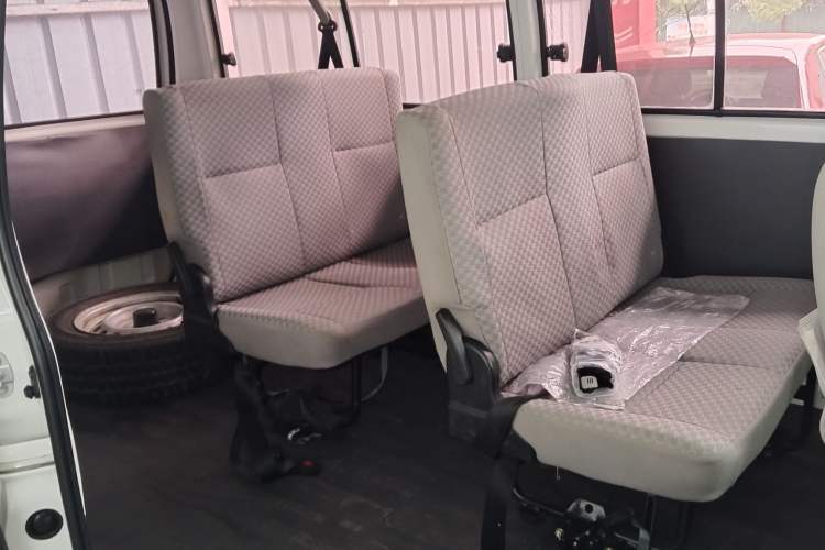 Used Jinbei Express 2017 2.0L Standard Version V19
