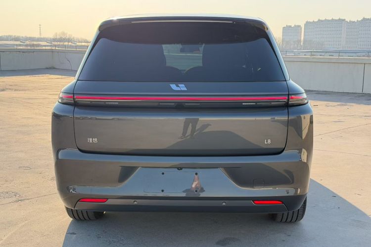 Used Li Auto L8 2023 Pro Model
