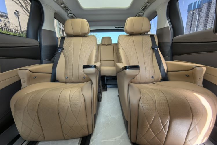 Used Denza D9 2022 DM-i 970 Four-Wheel Drive Prestige Model