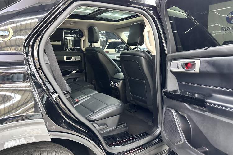 Used Ford Explorer 2020 EcoBoost 285 4x4 Titanium Edition 7-Seater