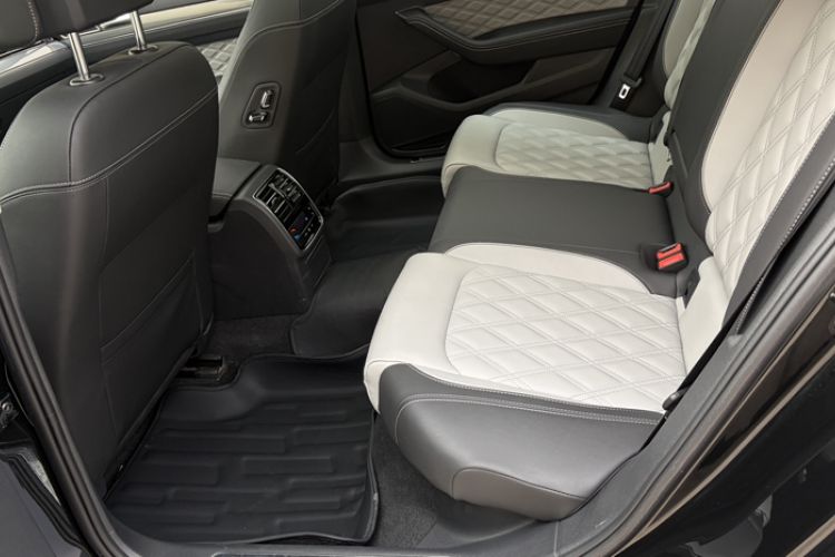 Used Volkswagen Magotan 2025 Revised Version 2 Zhongxiang Edition 280TSI DSG Luxury Trim Interior 3