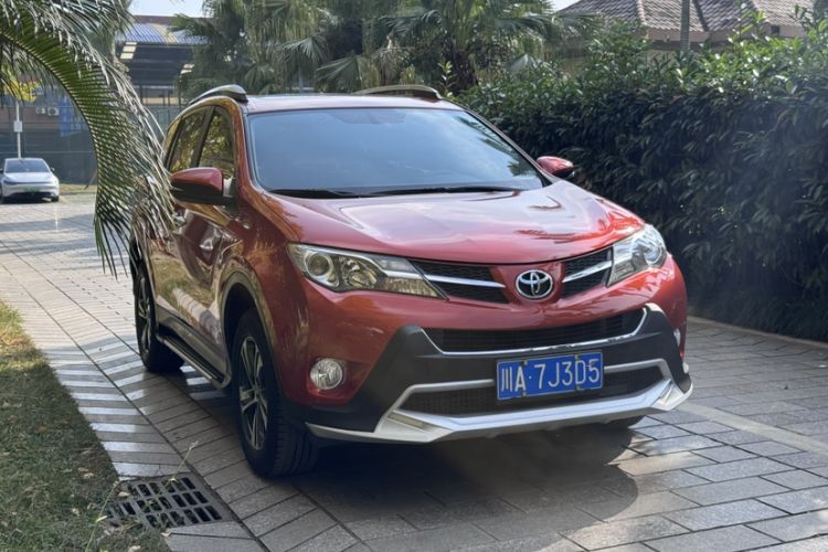 Used Toyota RAV4 2015 2.0L CVT Four-Wheel Drive New Edition