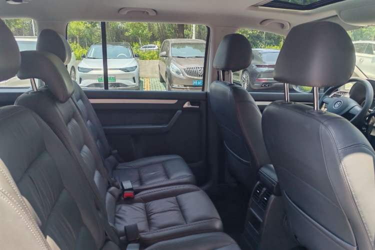 Used Volkswagen Touran 2015 1.4T DSG Comfort Edition 5 Seats