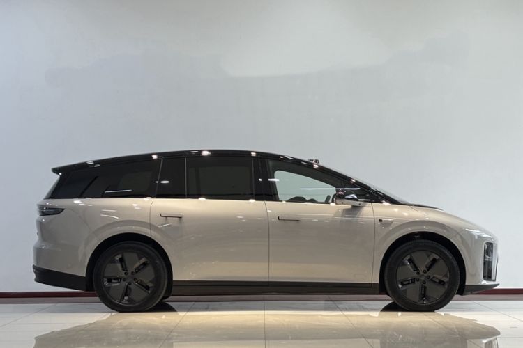 Used Li Auto i8 2025 Model Standard Version Exterior 3
