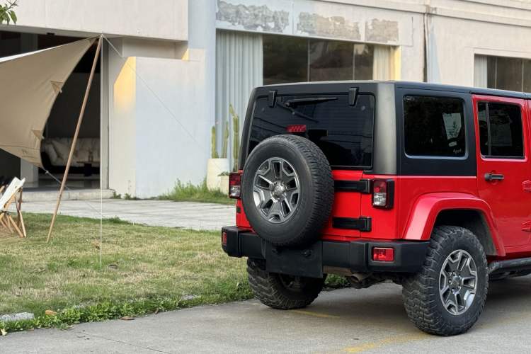 Used Jeep Wrangler 2017 3.0L Sahara Four-Door Comfort Edition Exterior 10
