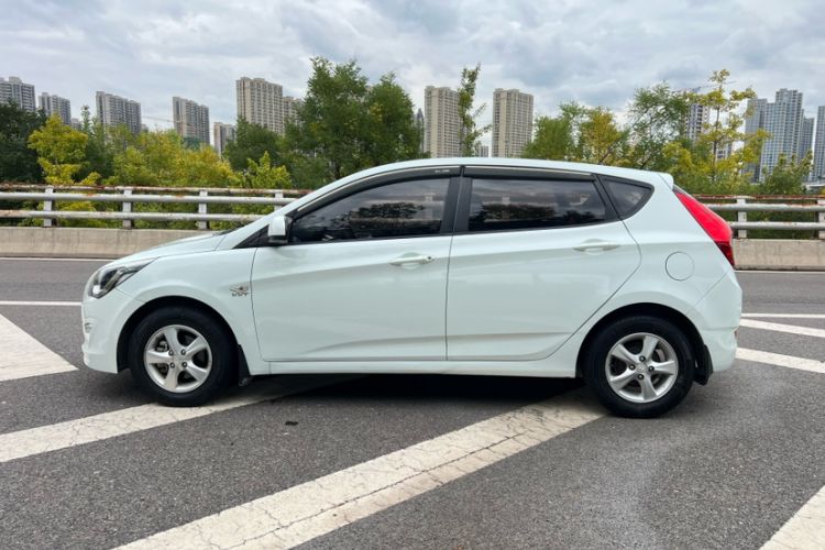 Used Hyundai Verna Ray 2016 1.4L Automatic Leading-Edge GLX